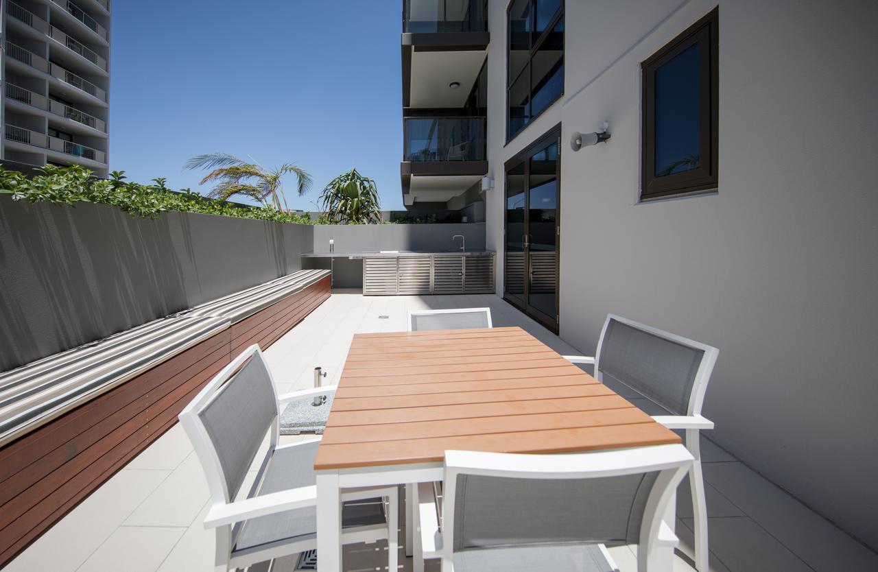 Dayday Premier Apartments At 2663 Gold Coast Hwy, Broadbeach المظهر الخارجي الصورة