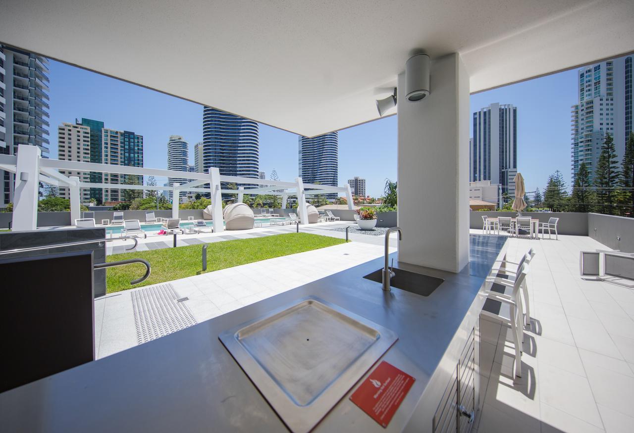 Dayday Premier Apartments At 2663 Gold Coast Hwy, Broadbeach المظهر الخارجي الصورة